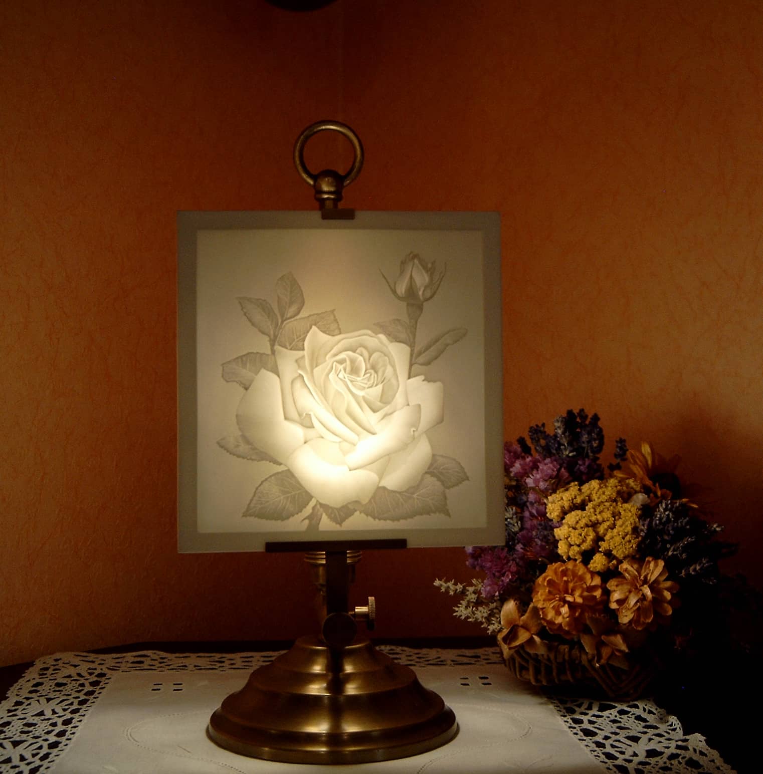 Lithophanieleuchte mit Rosenmotiv