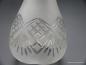 Preview: Jugendstil Lampenschirm gebraucht, Klarglas satiniert, anschwellender Körper, umlaufender Kerbschliff als geometrische Formen und Fächer, eingezogener gewellter Rand, Nostalgieglas D: 10cm, H: 13cm, Griffrand 6cm Detail Dekor