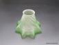 Preview: Jugendstil Lampenschirm gebraucht, Glas in Blütenform, satiniert grau mit ausgestelltem grünen Rand, D: 15cm, H: 10cm, Griff-Rand 6cm