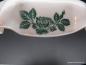 Preview: Jugendstil Lampenschirm gebraucht, Glas opal weiß Rosendekor dunkelgrün, gekniffener, ausgestellter Rand, Ersatzschirm D: 22cm, H: 7cm, Griffrand 8cm Detail Rosendekor