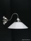 Preview: Schlichte Art Deco Wandleuchte Messing matt vernickelt, mit flachem weißem Schirm 1xE27/40W, Spiegel-Badlampe