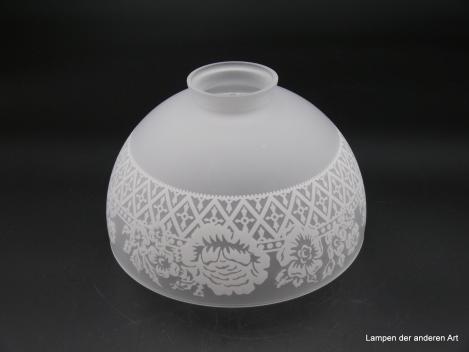 Jugendstil Lampenschirm, halbkugelförmige Lampenglocke grau satiniert, umlaufende Rauten- und Blumenbordüre in Ätztechnik in den unteren 2/3 des Ersatzglases, H: 11cm, D: 18cm, Griffrand: 6cm