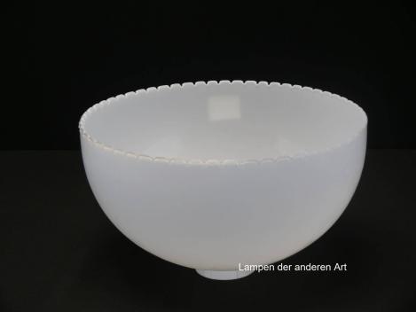 2. Wahl Jugendstil Lampenschirm gezahnt, Zahnung am Rand unterschiedlich, opal weiß, Nostalgie Ersatzglas, D: ca. 24cm, H: ca.11cm, Glashalter Griffrand 6cm, von unten