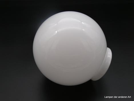 Jugendstil Lampenschirm in Form einer geschlossenen Kugel, gefertigt aus opal weißem Überfangglas, Nostalgieschirm D: 15cm, D: 15cm, Griffrand 8cm liegend