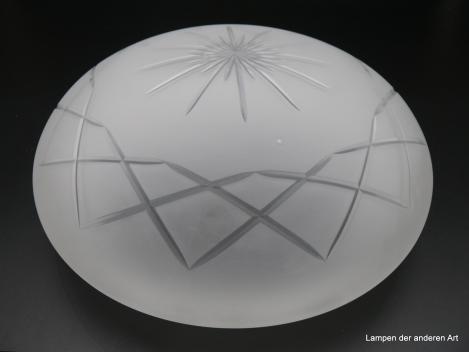 Jugendstil Kuppelschirm aus grau satiniertem Glas, mit aufwändiger Kerbschlifftechnik,  H: 12cm, D: 30cm, Griff-Rand : 25cm