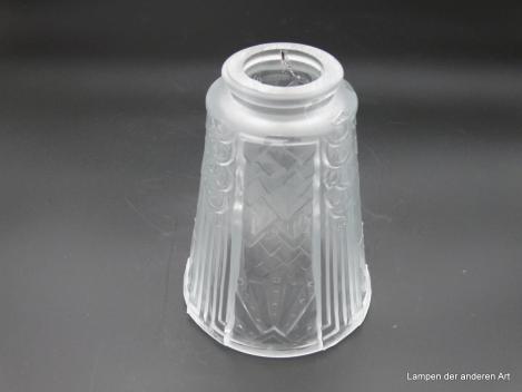 Art Deco Lampenschirm, Replik, Pressglas, Zylinder, weitet sich zum Schirmand hin, Wandung reliefiert, zweifach wechselndes Muster, Nostalgie Ersatzglas D: 11cm, H: 15cm, Glashalter Griffrand 6cm, nur für E14 oder Bajonettfassung (Loch nur 35mm)