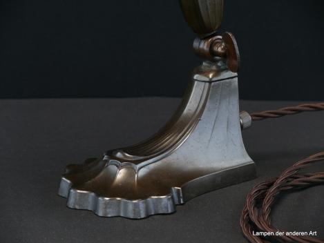 Jugendstil Nachttischleuchte verstellbar -restauriert - Gestell - Detail Fuß