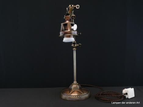 Jugendstiltischleuchte mehrfach verstellbar-Detail von vorn