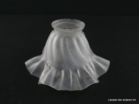 Jugendstil Lampenschirm gebraucht, Glas grau satiniert, leicht geweiteter Zylinder, verwundene Strukturoberfläche, Faltenrand, Nostalgie Ersatzglas für alte Lampen, D: 16,5cm, H: 10cm, Glashalterand Griffrand 6cm