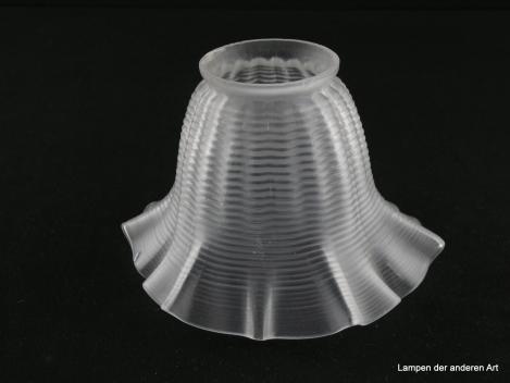 Jugendstil Lampenschirm gebraucht, Glas grau satiniert, schlicht gehaltener Blütenschirm, horizontale Rillen lockern die Oberfläche auf, Nostalgie Ersatzglas für alte Lampen, D: 15cm, H: 9,5cm, Glashalterand Griffrand 6cm