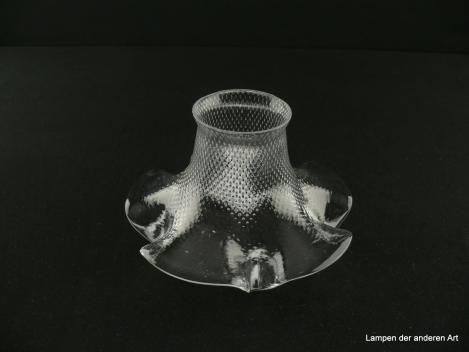Jugendstil Lampenschirm gebraucht, Klarglas, Waffelmuster minimal erhaben, gewellter Rand glatt, fünffach gekniffen, Nostalgie Ersatzglas für alte Lampen, D: 15,5cm, H: 9cm, Glashalterand Griffrand 6cm