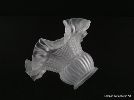 2-er Set Jugendstil Lampenschirm gebraucht, Glas grau satiniert, reliefiert, bauchige obere Wandungszone, weit schwingende ausgestellte untere Wandungszone, Nostalgie Ersatzglas für alte Lampen, D: ca. 16cm, H: ca. 10cm, Glashalter Griffrand 6cm, seitlich