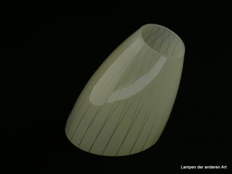 3-er Set Art Deco Lampenschirm, Schutenglas, gebraucht, runder Glaszylinder hellgelb, durchsichtige Streifen, Nostalgie Ersatzglas, schräg gemessen D: ca.9cm, lange Seite ca.13cm, kurze Seite ca. 9,5cm, ohne Griffrand Glashalter, Loch ca. 35mm, einzeln