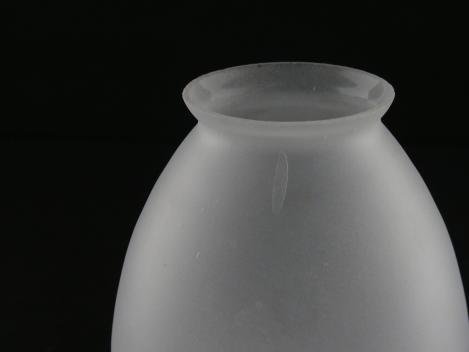 Jugendstil Lampenschirm gebraucht, Glas grau satiniert, Olivenform, glatte Wandung, im oberen Teil innen 1,5cm Kerbe, Nostalgie Ersatzschirm D: 10cm, H: 13cm, Glashalter Griffrand 6cm
