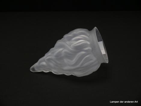 Jugendstil Lampenschirm gebraucht, antikes Glas grau satiniert, stilisierte lodernde Flamme, zapfenförmig geformt, reliefierte Oberfläche, Nostalgie Ersatzschirm D: ca.10cm, D: ca.17cm, Glashalter Griffrand 8cm, liegend
