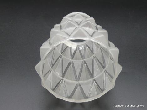 Art Deco Lampenschirm gebraucht, Glas satiniert grau, gestuft, D: 10cm, H: 12cm, Griffrand 6cm von innen