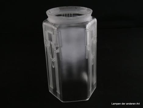 Jugendstil Lampenschirm gebraucht, Glas grau satiniert, sechsfach gekantete Wandung, satinierter Grund, Ätzdekor Lorbeergirlanden an Säulenportal, Nostalgie Ersatzglas für alte Lampen, D: ca.10cm, H: ca. 15cm, Glashalter Griffrand 8cm