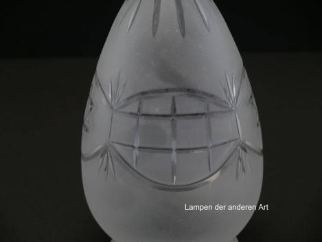 Jugendstil Lampenschirm gebraucht, im 3-er Set, Klarglas satiniert, Zapfenform, Wandungsmitte umlaufendes Schmuckband mit geschliffenen Ornamenten, Oktagrame und Quadrate im Wechsel, final Sternschliff, Detail Quadrate