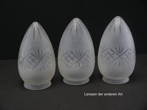 Jugendstil Lampenschirm gebraucht, im 3-er Set, Klarglas satiniert, Zapfenform, Wandungsmitte umlaufendes Schmuckband mit geschliffenen Kreuzen, final Sternschliff