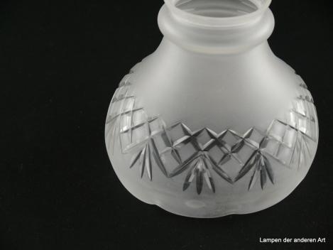 4-er Set Jugendstil Lampenschirm gebraucht, Glas grausatiniert, Kelchform, geschliffenes Band aus Kreuzen am unteren Rand, Ersatzschirm für alte Lampen, D: ca.11,5cm, H: ca.10cm, Glashalter Griffrand 6cm, Schirm mit innenliegender offener Gasblase