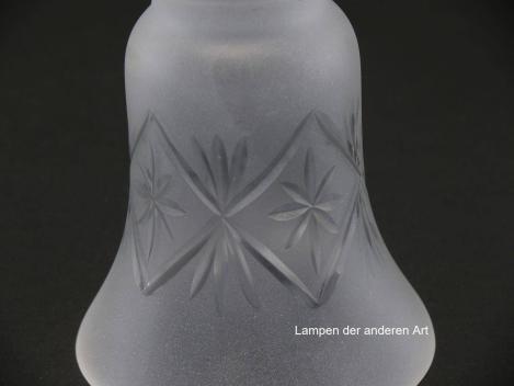 3-er Set Jugendstil Lampenschirm gebraucht, Glas satiniert, Glockenform, mittig geschliffenes umlaufendes Ornamentband, Nostalgie Ersatzglas, D: ca.11cm, H: ca.12cm, Glashalter Griffrand 6cm, Detail Schliff