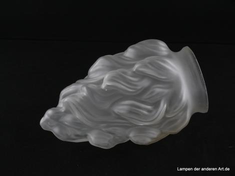 3-er Set Jugendstil Lampenschirm gebraucht, stumpf satiniertes Glas, stilisierte lodernde Flamme, Nostalgie Ersatzglas D: ca.11cm, H: ca.18cm, Griffrand Glashalter 8cm, herstellungsbedingte Lufteinschlüsse, liegend
