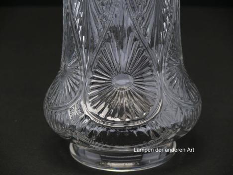 Pressglasschirm mit nachempfundenem Schliffmuster Strahlen und Rauten, Griffrand 8cm, Detail Struktur