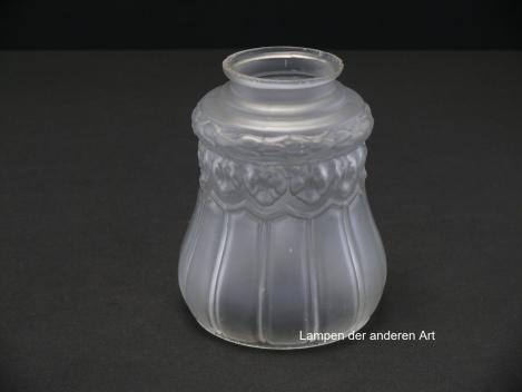 antiker Jugendstil Lampenschirm gebraucht, Glas grau satiniert, unterhalb der Schulter geschnürt, daran anschließend Reliefdekor umlaufendes Band, eingezogener Rand, balusterförmig, Nostalgie Ersatzglas, D: ca.11cm, H: ca.13cm, Glashalter Griffrand Ø 6cm