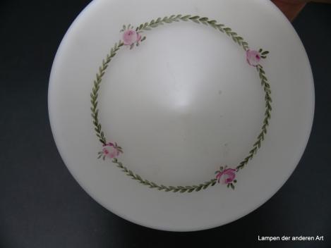 Jugendstil Lampenschirm gebraucht, Glas weiß-satiniert mit Blumendekor handgemalt, Rarität, D: 15cm, H: 17cm, Griff-Rand 8cm Detail Schirmspitze