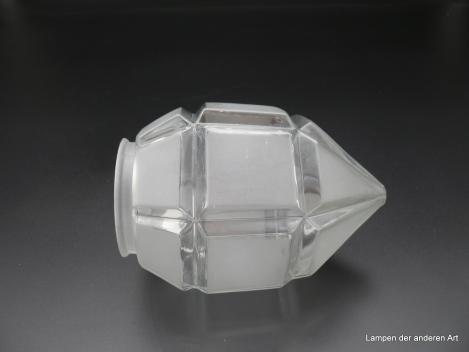 Art Deco Lampenschirm gebraucht, Glas, Prismenform, Flächen satiniert, spitz zulaufend,  D: 11cm, H: 16cm, Griff-Rand 8cm liegend