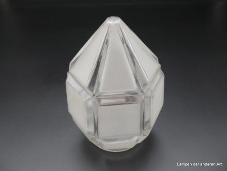 Art Deco Lampenschirm gebraucht, Glas, Prismenform, Flächen satiniert, spitz zulaufend,  D: 11cm, H: 17cm, Griffrand 8cm
