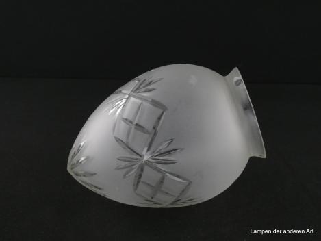 Jugendstil Lampenschirm gebraucht, 3-er Set, Zapfenform, Glas grau satiniert mit Schliffdekor, final Strahlen, umlaufend Rautenband, Nostalgieglas, Ersatzschirm, D:  ca.11cm, H: ca. 17cm, Glashalter Griffrand 8cm, liegend