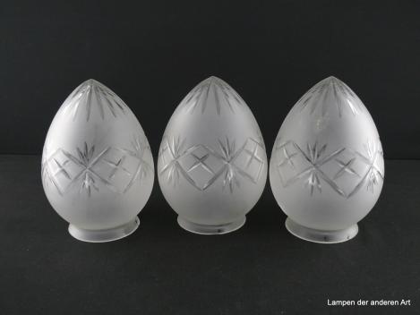 Jugendstil Lampenschirm gebraucht, 3-er Set, Zapfenform, Glas grau satiniert mit Schliffdekor, final Strahlen, umlaufend Rautenband, Nostalgieglas, Ersatzschirm, D:  ca.11cm, H: ca. 17cm, Glashalter Griffrand 8cm
