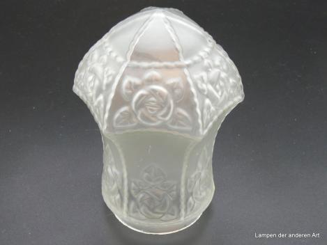Jugendstil Lampenschirm gebraucht, satiniert grau, reliefiertes Blütenmotiv, D: 12cm H: 16cm , Griff-Rand 8cm