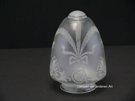 Preview: 2-er Set Jugendstil Lampengläser, gebraucht, grau satiniert, Oberfläche Dekor geätzt, Nostalgieschirm, Ersatzglas für alte Lampen, Glashalter Griffrand 8cm, einzeln stehend