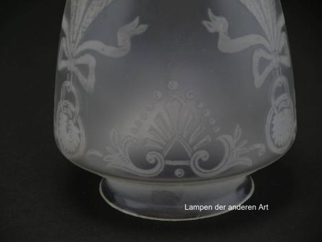 Preview: 2-er Set Jugendstil Lampengläser, gebraucht, grau satiniert, Oberfläche Dekor geätzt, Nostalgieschirm, Ersatzglas für alte Lampen, Glashalter Griffrand 8cm, Detail Dekor
