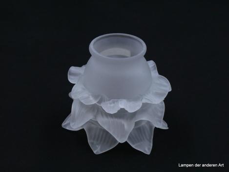 Jugendstil Lampenschirm gebraucht, ähnelt im Aufbau einer Rosenblüte, zylindrische Form, strukturierte Blütenblätter in drei Stufen versetzt angeordnet, Klarglas satiniert, Ersatzglas für alte Lampen, Griffrand 6cm, Klebestelle in der obersten Reihe