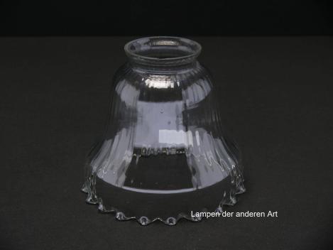 antiker Jugendstil Lampenschirm, gebraucht, Klarglas, Wandung im unteren Drittel eingezogen, Mäusezähnchen am senkrecht abgekantetem Rand, Nostalgie Ersatzglas, D: ca.13cm, H: ca.11cm, Glashalter Griffrand 6cm
