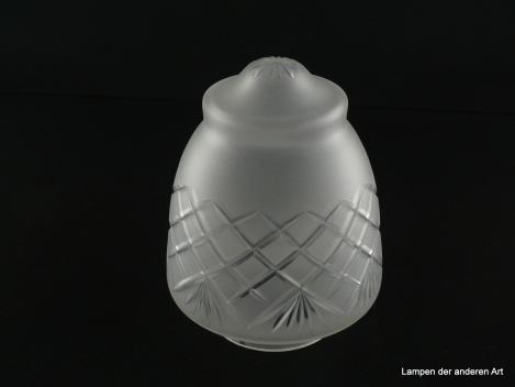 3-er Set Jugendstil Lampenschirm gebraucht grausatiniert, gestuft ausgearbeitete untere Wandungszone, geschliffenes Strahlendekor auf dem abgerundeten Dorn, unterhalb der Schulter mit Kerbschliff aufgebrachte geometrische Formen, einzeln