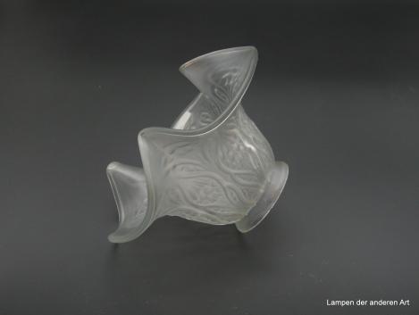 Jugendstil Lampenschirm gebraucht, weit geschwungener Rand, Blütenform satiniert grau, D: 13cm H: 11cm , Griff-Rand 6cm liegend