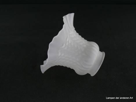 Jugendstil Lampenschirm gebraucht, Glas grau satiniert, reliefierte Wandung, Formgabe in Anlehnung an die Natur, fließende Linienführung, Nostalgie Ersatzglas für alte Lampen, D: ca.14cm, H: ca.12cm, Glashalterand Griffrand 6cm, seitlich