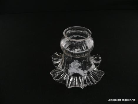 Jugendstil Blütenschirm gebraucht, Klarglas, gerundete Schulter, abgeschnürter geweiteter Zylinder, Rand in Wellen nach außen gezogen und mehrfach gekniffen, Nostalgieschirm, Ersatzglas, D: 14cm, H: 11cm, Griffrand Glashalter 6cm