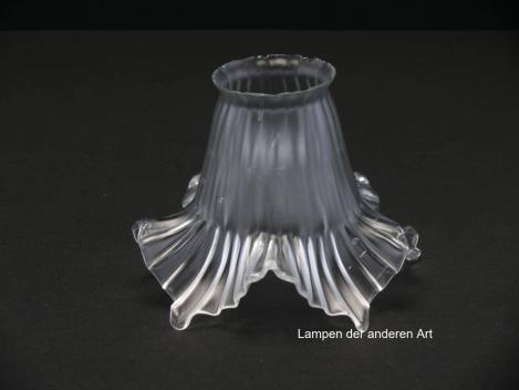 Jugendstil Lampenschirm Blütenform satiniert grau,  D: 14cm H: 11cm , Griffrand 6cm, Lufteinschlüsse im Glas sichtbar