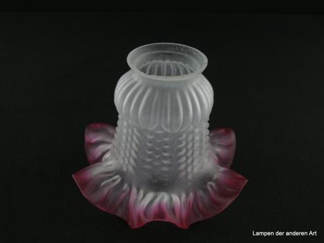 Jugendstil Lampenschirm gebraucht, Glas satiniert grau, reliefierter gemusterter Grund, dreigeteilte Form - kugelförmig, konisch mit rotem gewelltem gefaltetem Rand, antikes Ersatzglas D: ca.14cm, H: ca.12cm, Glashalterand Griffrand 6cm