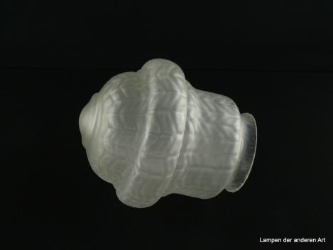 4-er Set Jugendstil Lampenschirm gebraucht, Glas grau satiniert, Zapfe mehrfach eingeschnürt, kuppelartiger Abschluss, Oberflächenstruktur Rhombenmuster, Nostalgieschirm, Ersatzglas, D: ca.14cm, H: ca.15cm, Griffrand 8cm, einzeln liegend