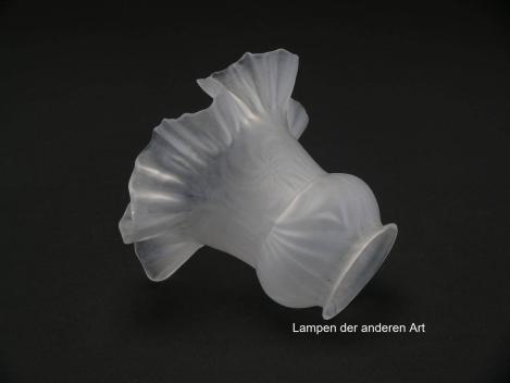 Jugendstil Lampenschirm gebraucht, satinierter Grund, stilisierte Blüte, Nostalgieglas, antiker Ersatzschirm, D:  ca. 14cm, H: ca.11cm, Glashalter Griffrand 6cm, seitlich