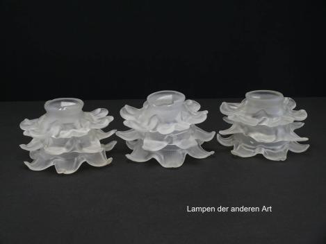 3-er Set Jugendstil Lampenschirm gebraucht, Rosenblattschirme, grau satiniert, Form stilisierte Rosenblüte, Nostalgie Ersatzglas D: ca.14cm, H: ca.8cm, Glashalter Griffrand 6cm, Detail