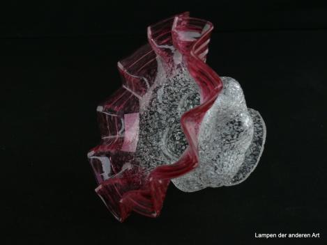 Jugendstil Lampenschirm gebraucht, klares Glas, wie mit Eiskristallen überzogen, rauhe Oberfläche, glatter roter Rand, gerillt, Faltenrock Lampenschirm, Nostalgie Ersatzglas für alte Lampen, D: ca.15cm, H: ca. 9cm, Glashalter Griffrand 6cm, liegend