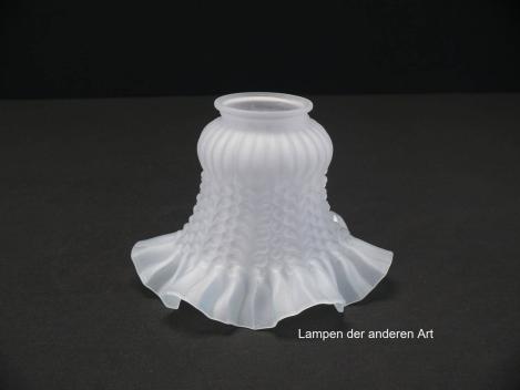 Preview: 2-er Set Jugendstil Lampenschirm gebraucht, Glas grau satiniert, starker formaler Bezug zu einer Blüte, reliefierte Oberfläche, leichter Blaustich am ausgezogenen Rand, Nostalgie Ersatzglas für alte Lampen, einzeln