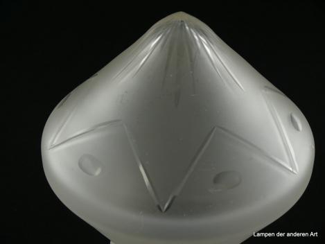 Art Deco Lampenschirm gebraucht, Glas grau satiniert, zusammengesetzte Konusform, teils geschliffene Wandung, Nostalgie Ersatzglas, D: ca.15cm, H: ca.14cm, Glashalter Griffrand 8cm, leichte Kratzer